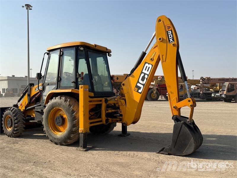JCB 3DX لوادر ذات جرافات عكسية