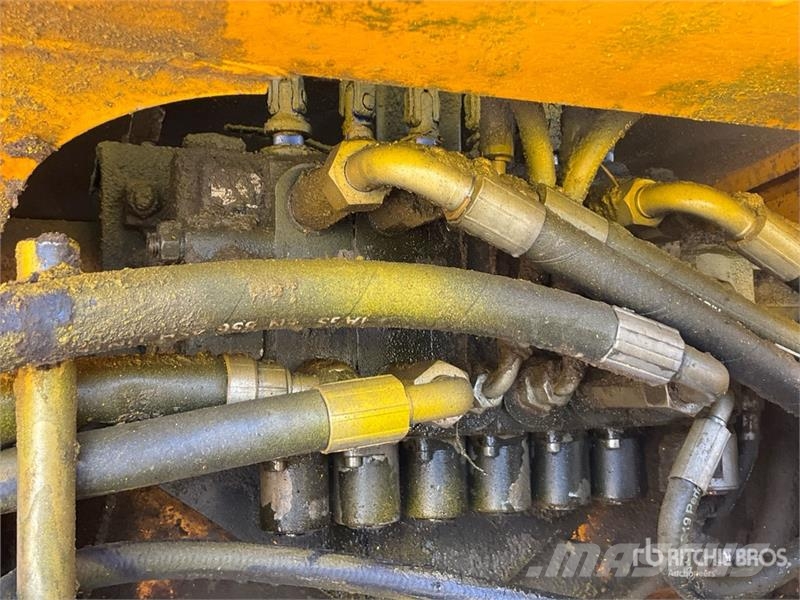 JCB 3DX لوادر ذات جرافات عكسية