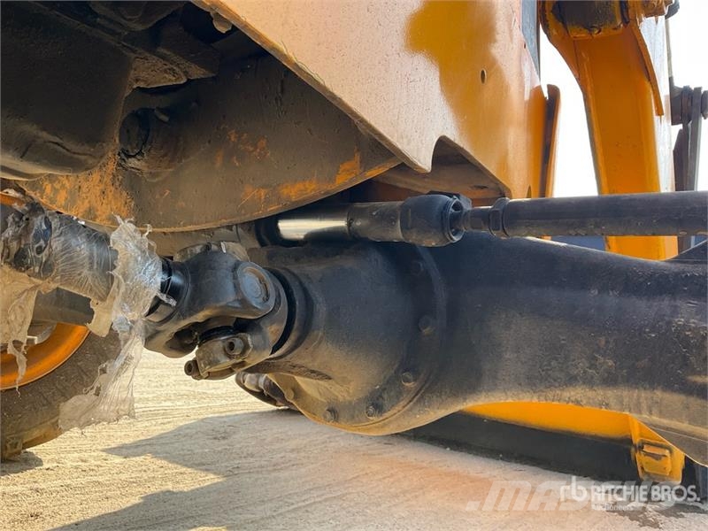 JCB 3DX لوادر ذات جرافات عكسية