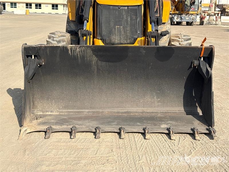 JCB 3DX لوادر ذات جرافات عكسية