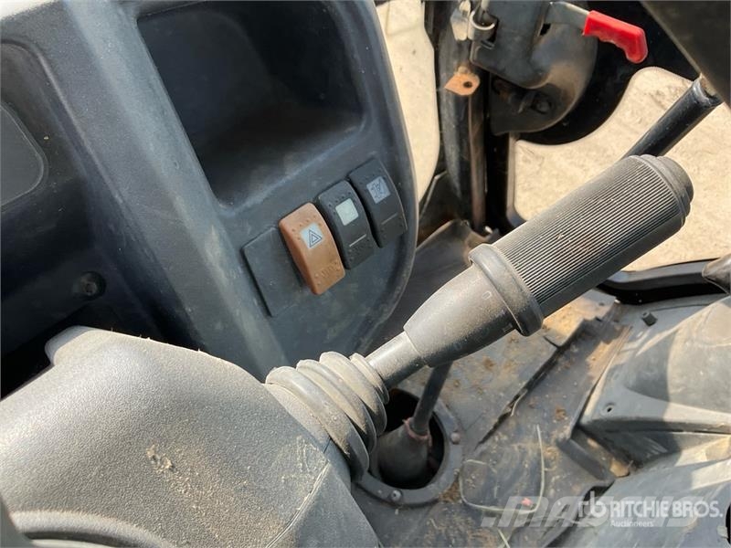 JCB 3DX لوادر ذات جرافات عكسية