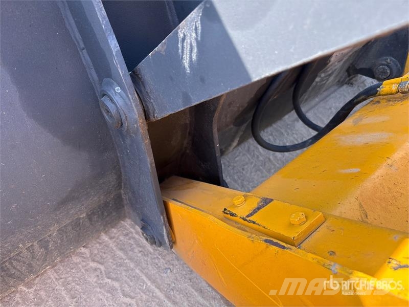 JCB 3DX لوادر ذات جرافات عكسية