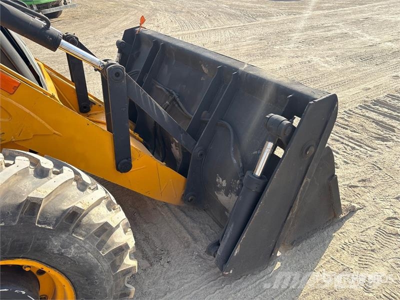 JCB 3DX لوادر ذات جرافات عكسية