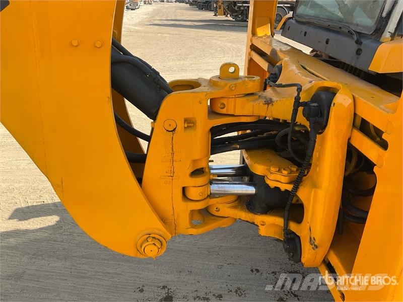 JCB 3DX لوادر ذات جرافات عكسية