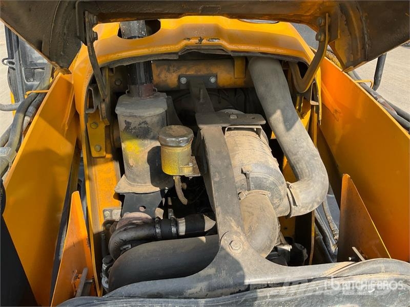 JCB 3DX لوادر ذات جرافات عكسية