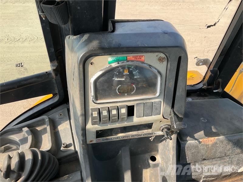 JCB 3DX لوادر ذات جرافات عكسية
