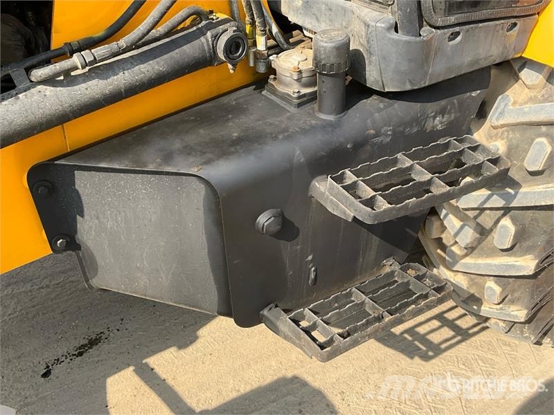JCB 3DX لوادر ذات جرافات عكسية