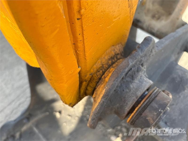 JCB 3DX لوادر ذات جرافات عكسية