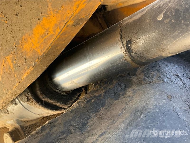 JCB 3DX لوادر ذات جرافات عكسية