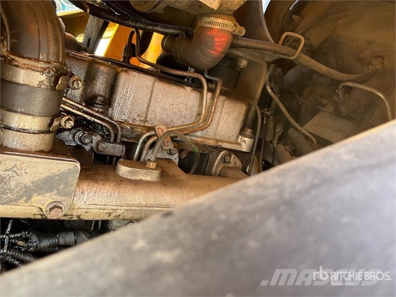 JCB 3DX لوادر ذات جرافات عكسية
