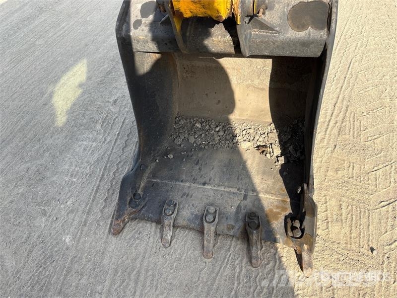 JCB 3DX لوادر ذات جرافات عكسية