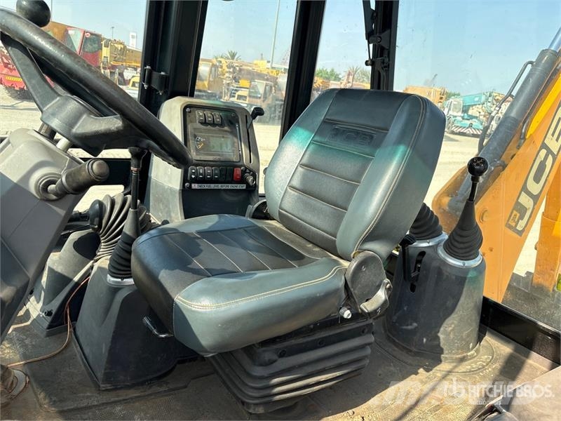 JCB 3DX Kaivurikuormaajat