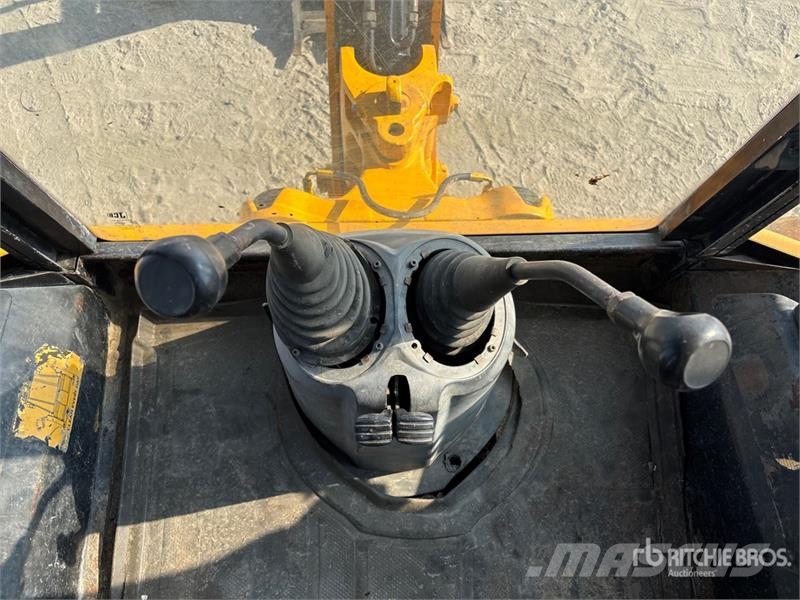 JCB 3DX Backhoe loaders