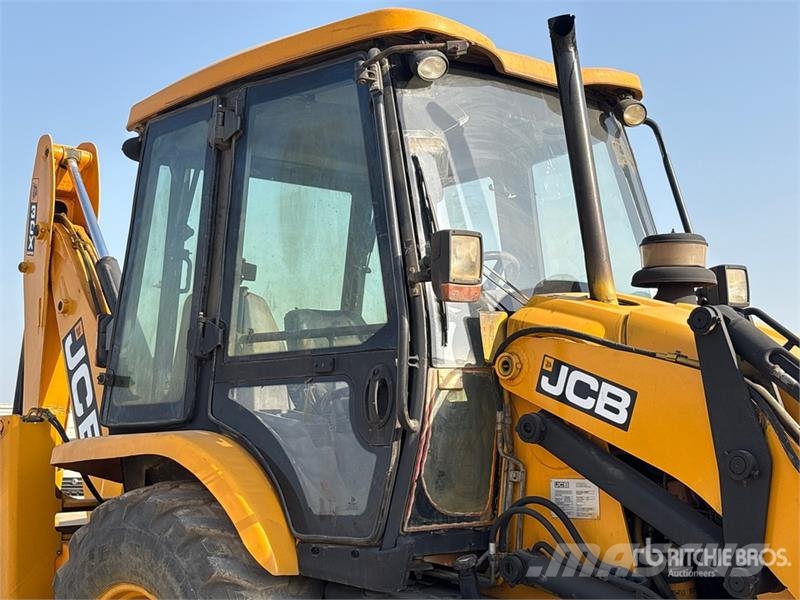 JCB 3DX لوادر ذات جرافات عكسية