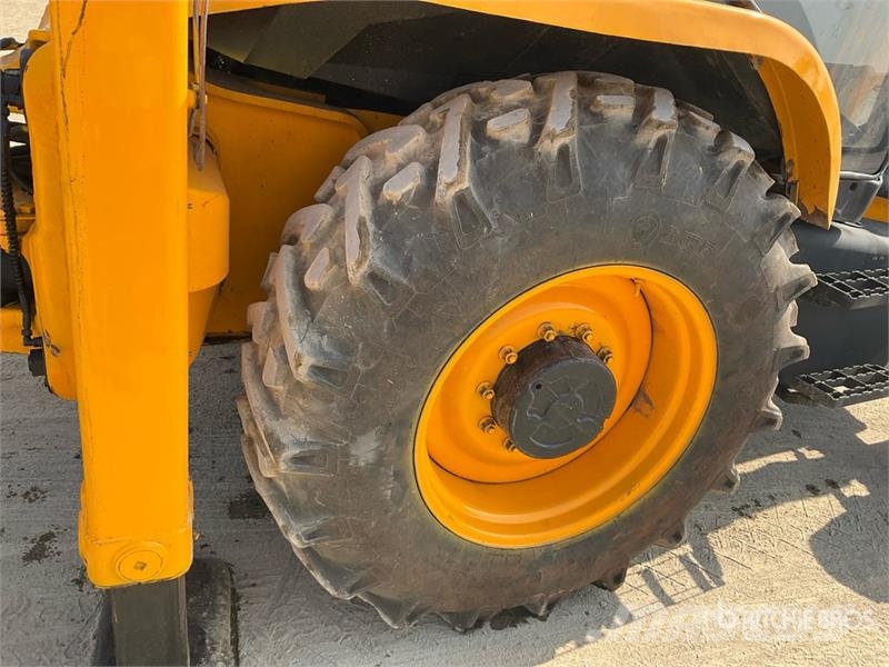 JCB 3DX لوادر ذات جرافات عكسية