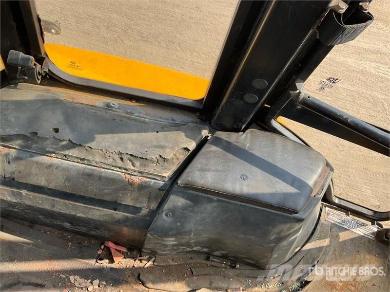 JCB 3DX لوادر ذات جرافات عكسية