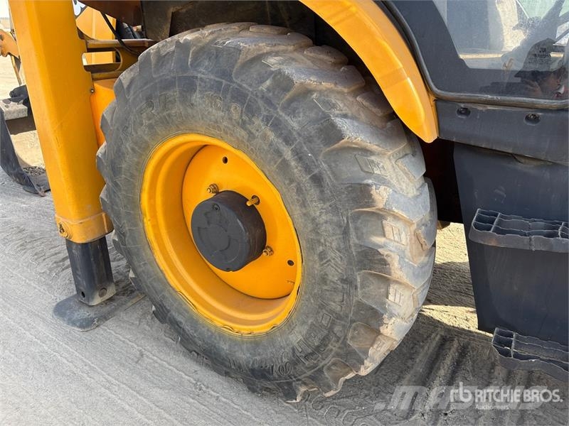 JCB 3DX لوادر ذات جرافات عكسية