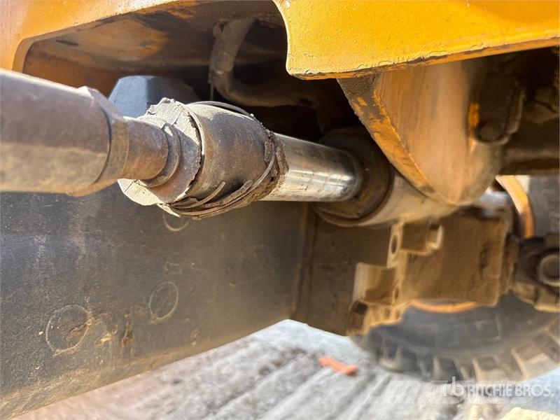 JCB 3DX لوادر ذات جرافات عكسية