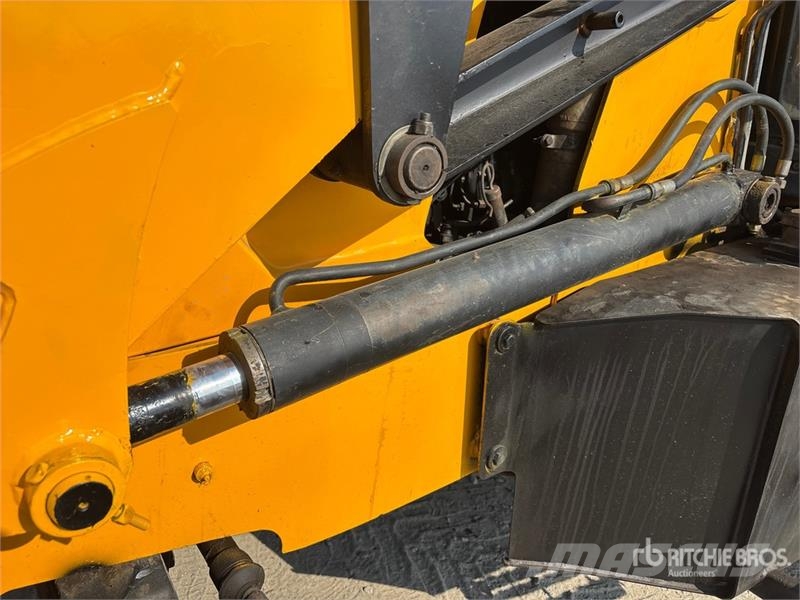 JCB 3DX Backhoe loaders