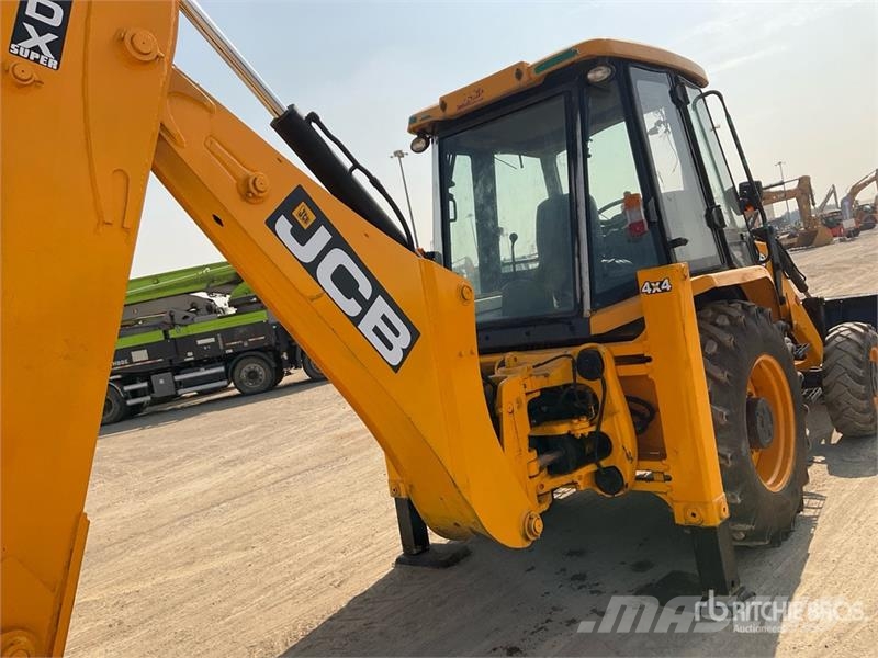 JCB 3DX لوادر ذات جرافات عكسية