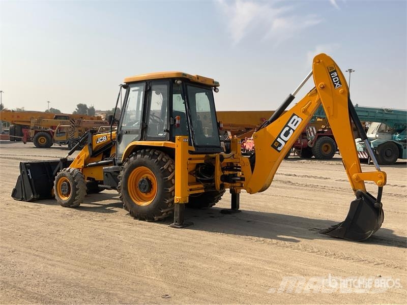 JCB 3DX لوادر ذات جرافات عكسية