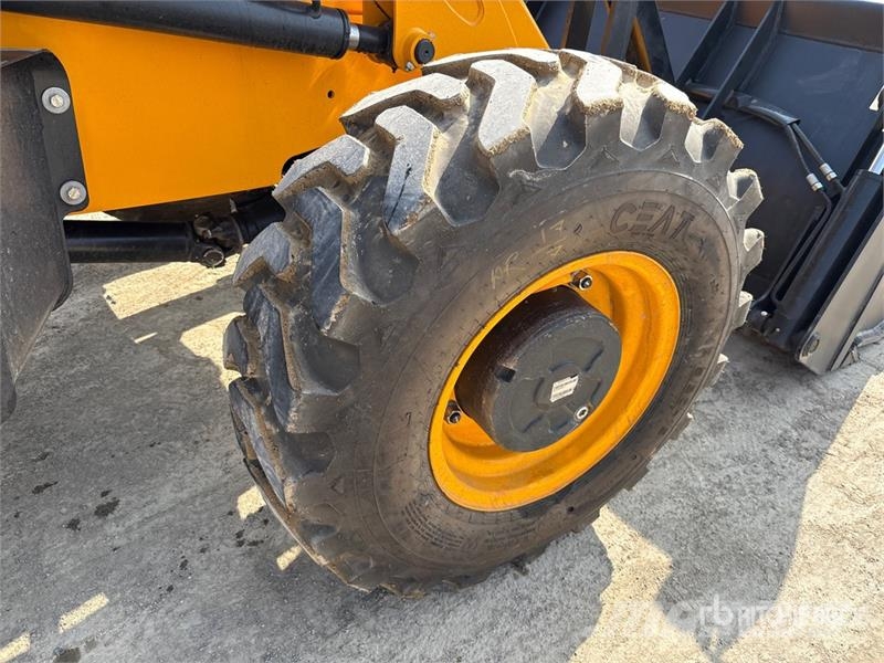 JCB 3DX لوادر ذات جرافات عكسية