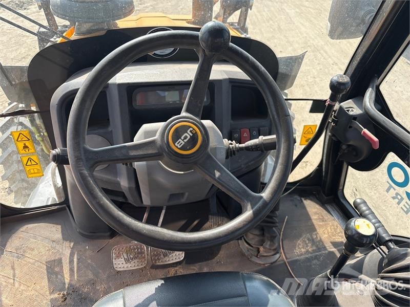 JCB 3DX Kaivurikuormaajat