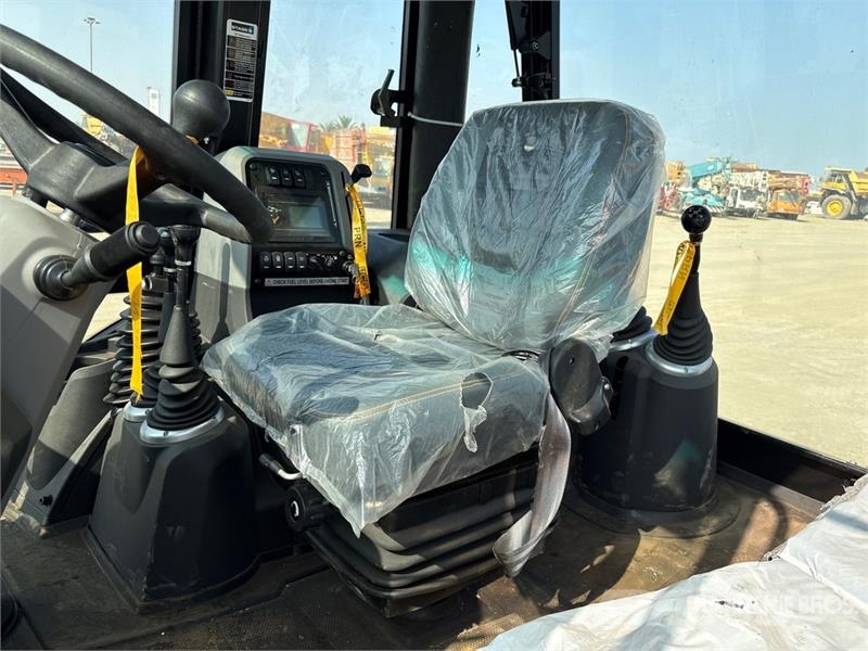 JCB 3DX لوادر ذات جرافات عكسية