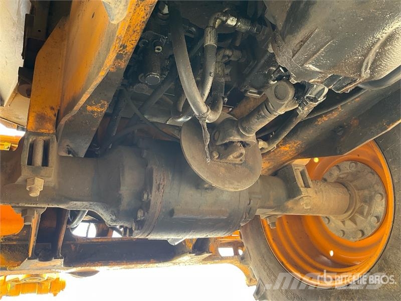 JCB 3DX لوادر ذات جرافات عكسية