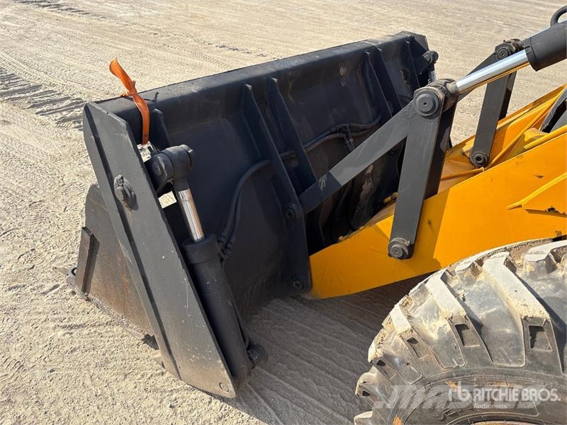 JCB 3DX لوادر ذات جرافات عكسية