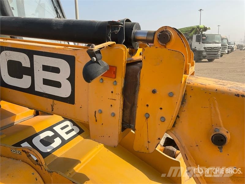 JCB 530-110 مناولات متداخلة