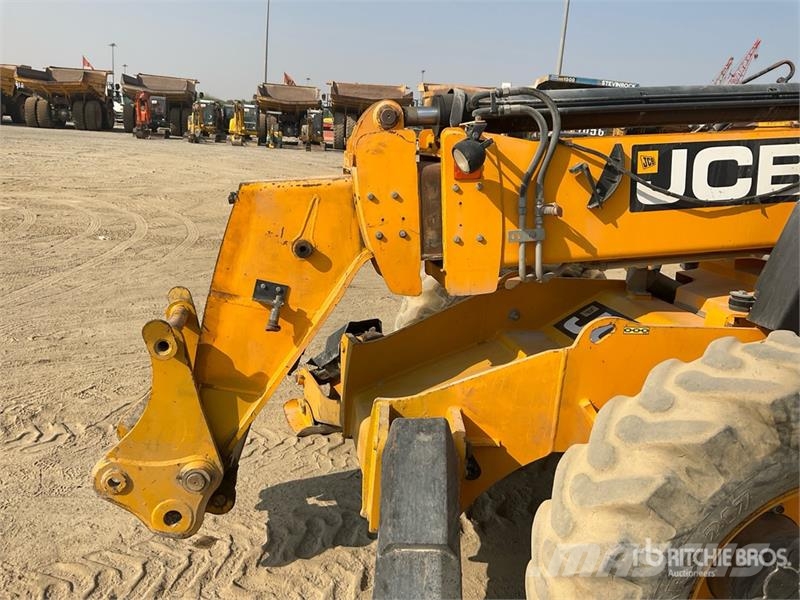 JCB 530-110 مناولات متداخلة