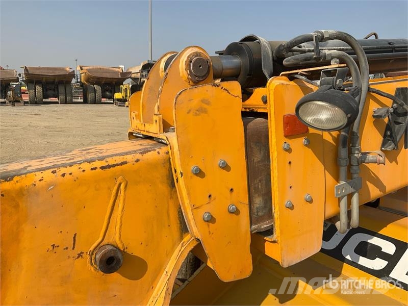 JCB 530-110 مناولات متداخلة