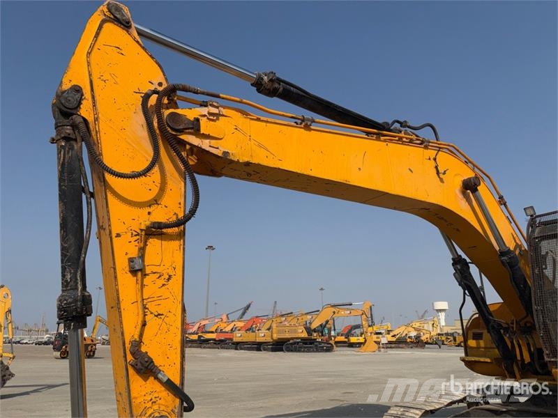 JCB JS220 Tracked Excavator Lánctalpas kotrók