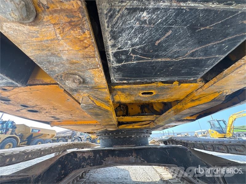 JCB JS220 Tracked Excavator Lánctalpas kotrók