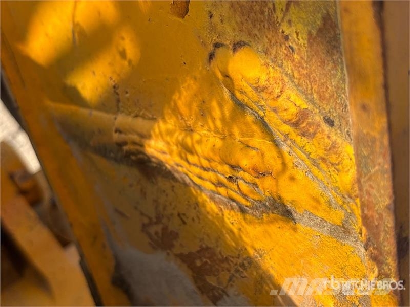 JCB JS220 Tracked Excavator Lánctalpas kotrók