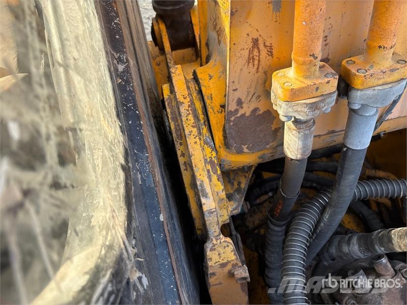 JCB JS220 Tracked Excavator Lánctalpas kotrók