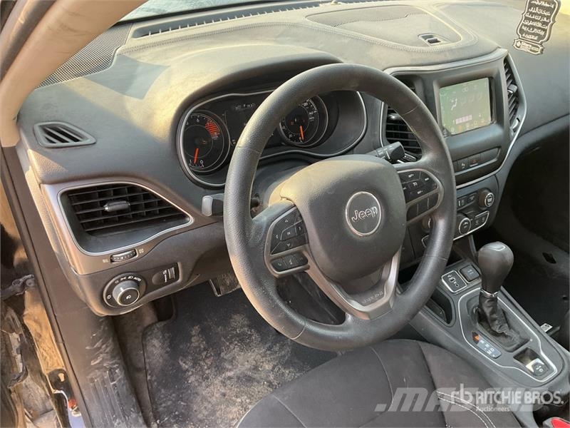 Jeep Cherokee 2WD SUV سيارات