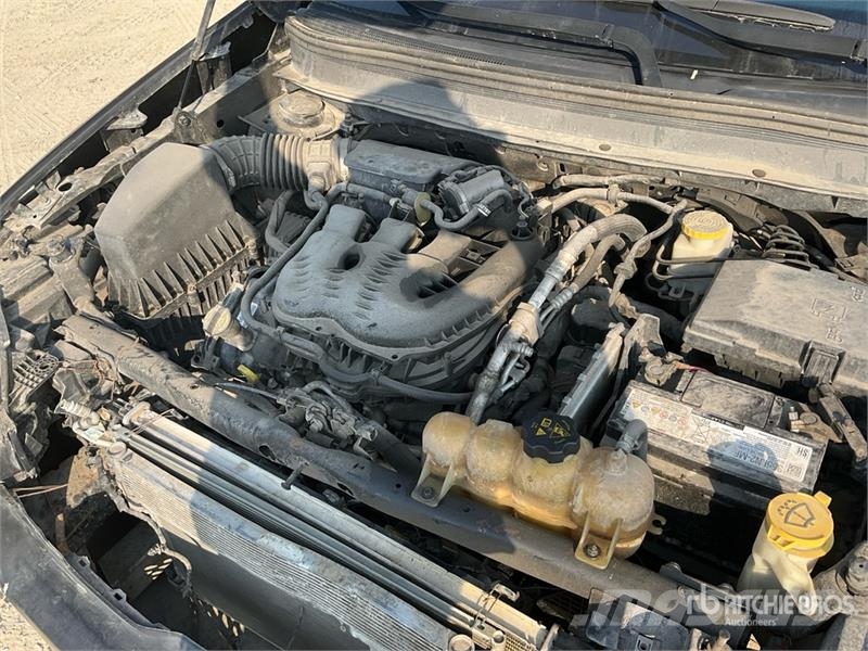 Jeep Cherokee 2WD SUV سيارات