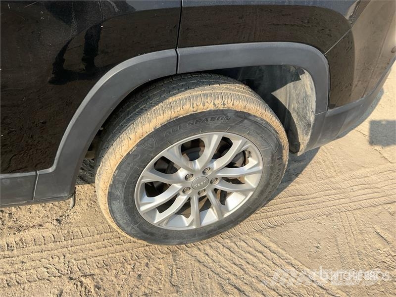 Jeep Cherokee 2WD SUV سيارات