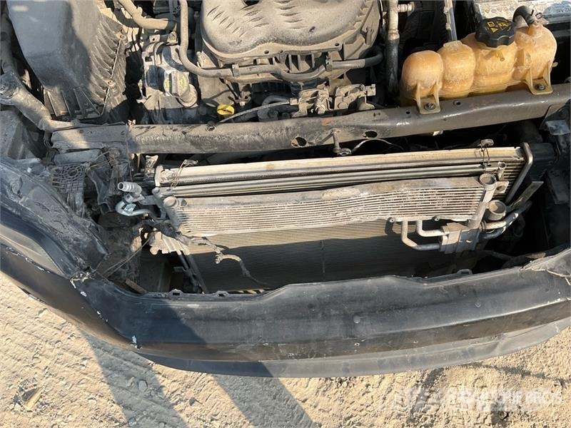 Jeep Cherokee 2WD SUV سيارات