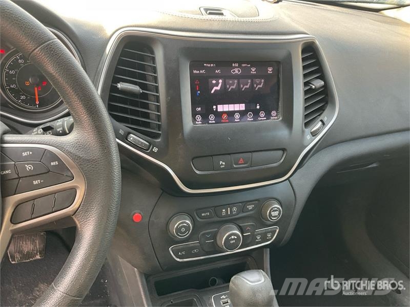 Jeep Cherokee 2WD SUV سيارات