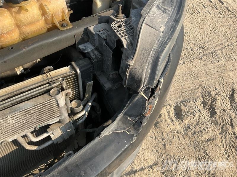 Jeep Cherokee 2WD SUV سيارات
