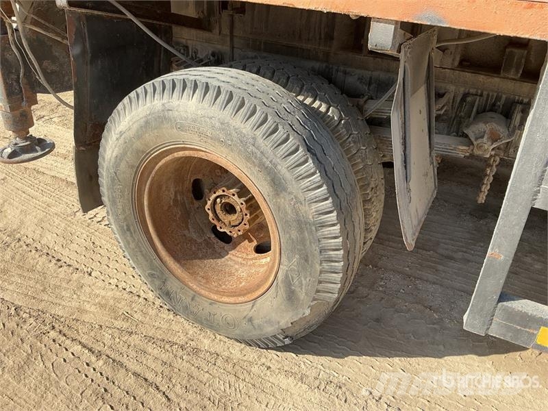  Jiefang 4x2 Drill Truck (Inoperable) Kuorma-auto porauskalustolla