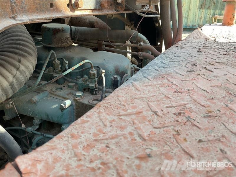  Jiefang 4x2 Drill Truck (Inoperable) Kuorma-auto porauskalustolla