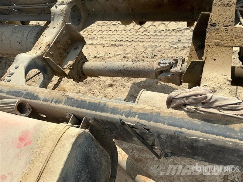  Jiefang 4x2 Sleeper Cab and Chassis (Inoperable) كابينة والداخلية