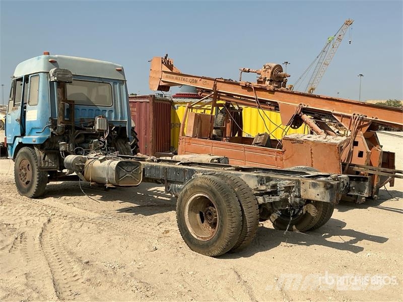  Jiefang 4x2 Sleeper Cab and Chassis (Inoperable) كابينة والداخلية