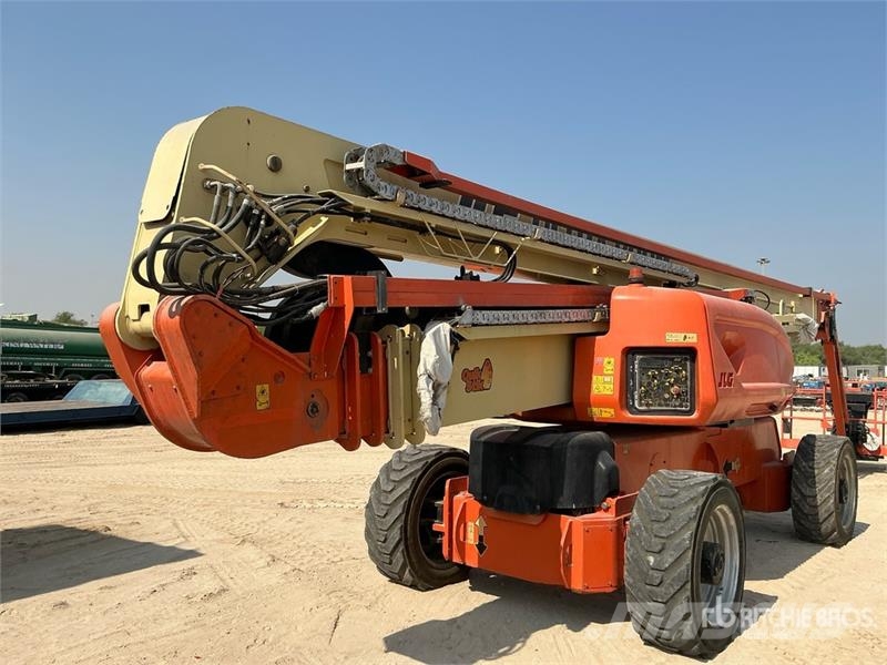 JLG 1250AJP 4WD Diesel Articulating Boom Lift رافعات سلة مفصلية
