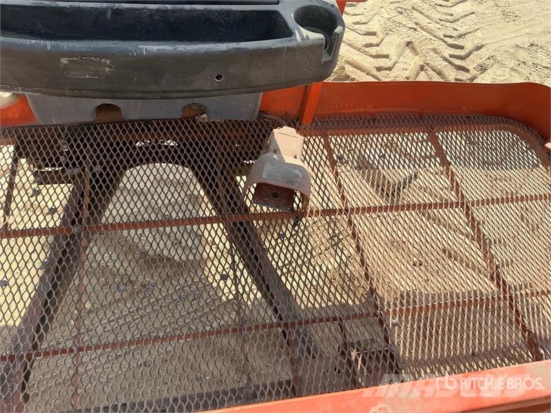 JLG 1250AJP 4WD Diesel Articulating Boom Lift رافعات سلة مفصلية