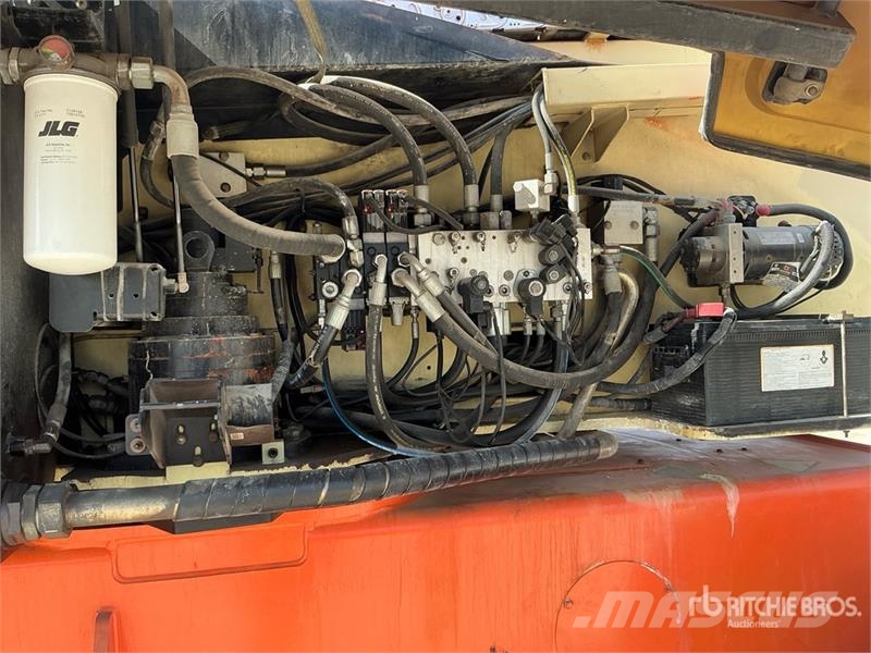 JLG 1250AJP 4WD Diesel Articulating Boom Lift رافعات سلة مفصلية